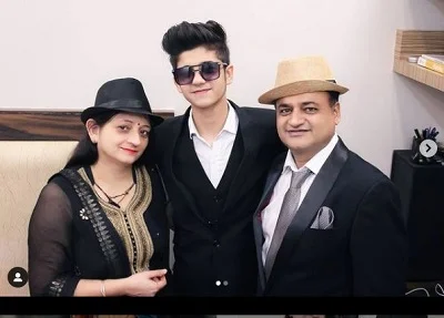 Tarun Kinra Family